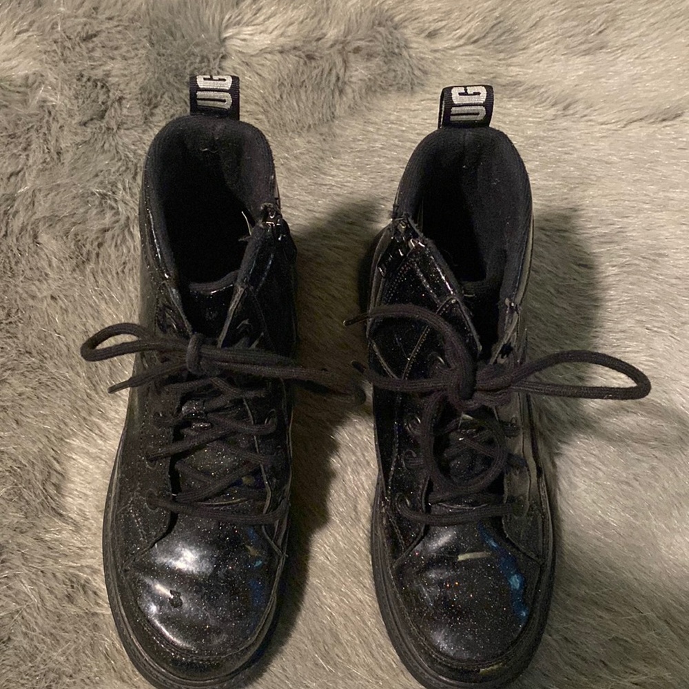 UGG® GIRLS Robles Glitter Combat Boot Girls Size 4